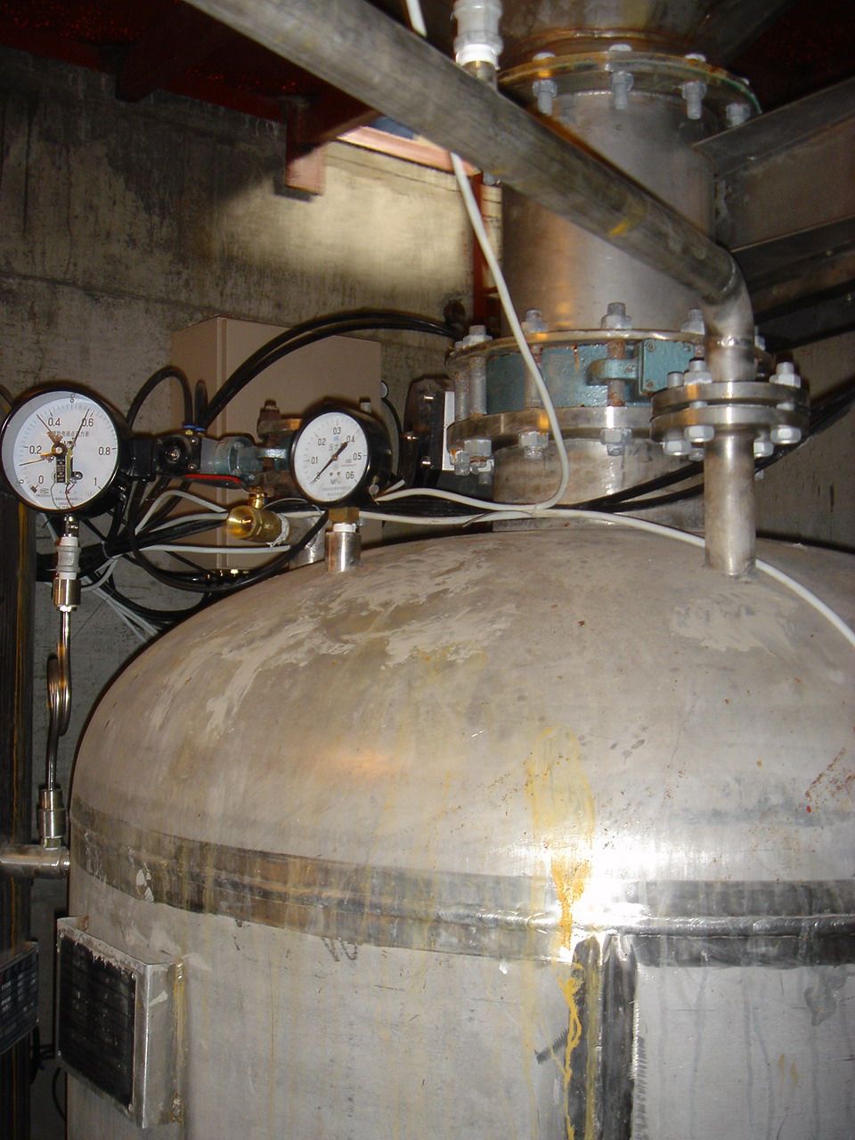 上海紫藤包裝材料公司pe顆粒料脈沖料栓密相低速倉泵1-3號線(xiàn)